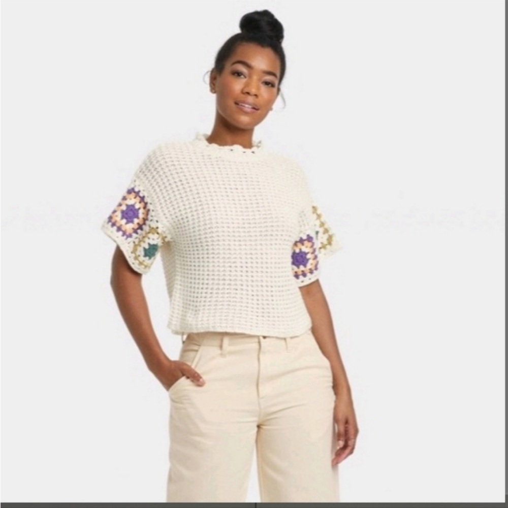 Universal thread Goods company crew, neck, short sleeve sweater